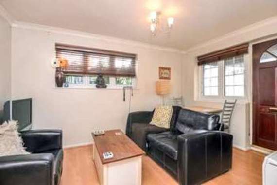 1 bedroom Detached t...